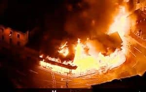 London Riots: Reeves furniture store is destroyed by fire London Riots: Reeves furniture store is destroyed by fire